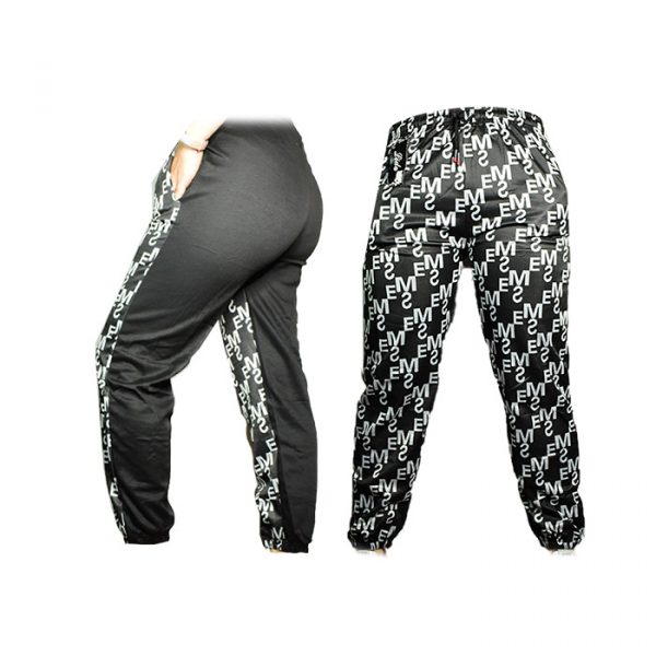 Pants negros lida con diseño letras mes al frente